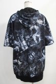 画像3: NieR Clothing / 総柄ZIP半袖パーカー  黒 H-25-05-11-1030-PU-TO-KB-ZH (3)