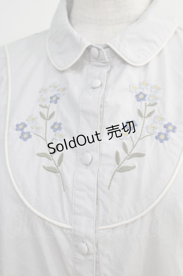 画像4: Fi.n.t / わすれな草刺繍ヨーク切替シャツ Free BLUE GRAY H-24-11-01-075-CA-BL-NS-ZH (4)