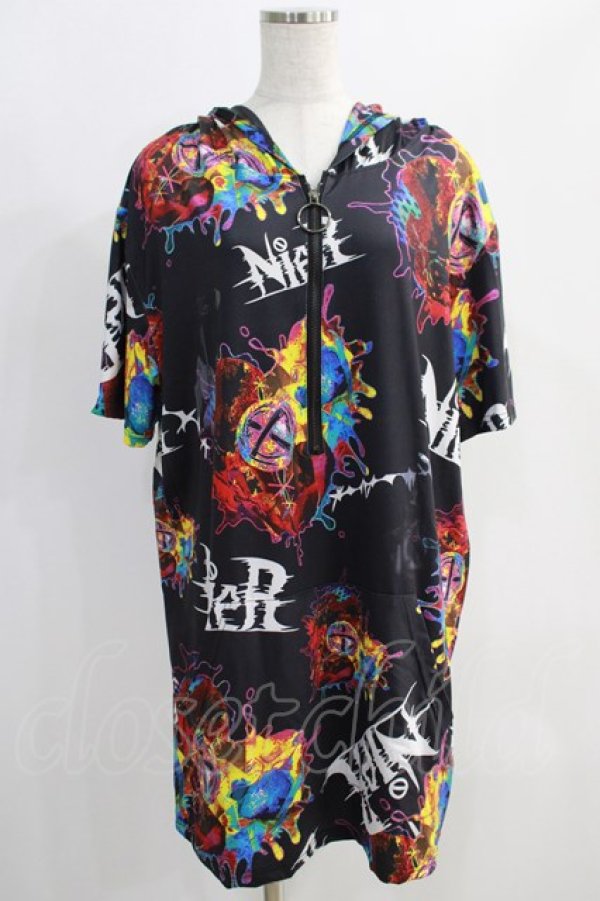 画像1: NieR Clothing / 総柄半袖プルパーカー  黒 H-25-05-11-1005-PU-TO-KB-ZH (1)