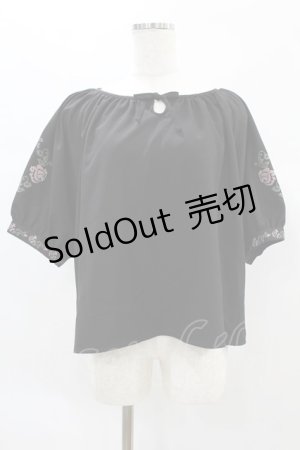 画像: Fi.n.t / チロルフラワー刺繍プルオーバーブラウス Free ブラック H-24-11-24-1052-CA-BL-NS-ZH