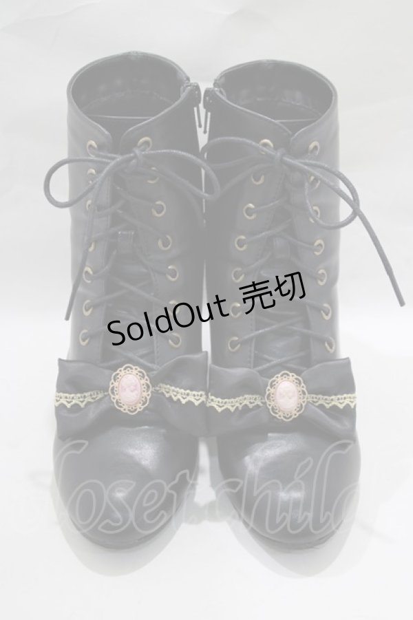 画像1: Queen Bee / カメオリボンショートブーツ L ブラック H-25-01-17-080-EL-SH-NS-ZH (1)