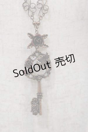画像: axes femme / 蝶モチーフ鍵ネックレス  アンティークゴールド H-25-02-14-034-AX-AC-NS-ZH