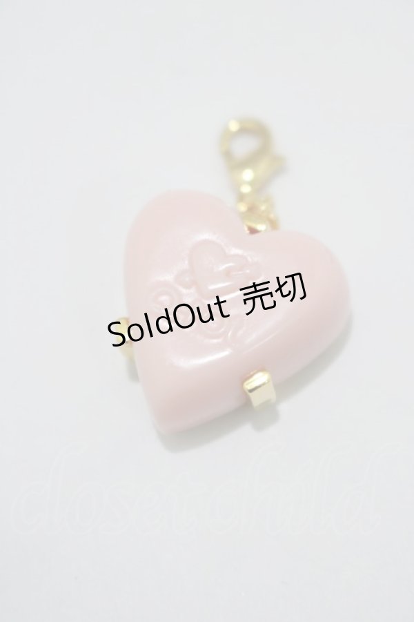 画像1: Q-pot. / Petit Arrow Heart Milky Strawberry Charm  ストロベリー H-25-02-20-062-QP-AC-KB-ZH (1)