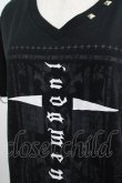 画像4: SEX POT ReVeNGe / チェーンチャーム付VネックTシャツ  黒 H-25-03-02-007-SP-TO-KB-ZT389 (4)