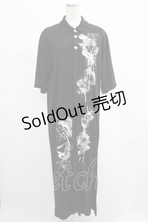 画像: SEX POT ReVeNGe / ローズプリント半袖ロングスリットカットソー  黒×白 H-25-03-02-014-SP-TO-KB-ZH