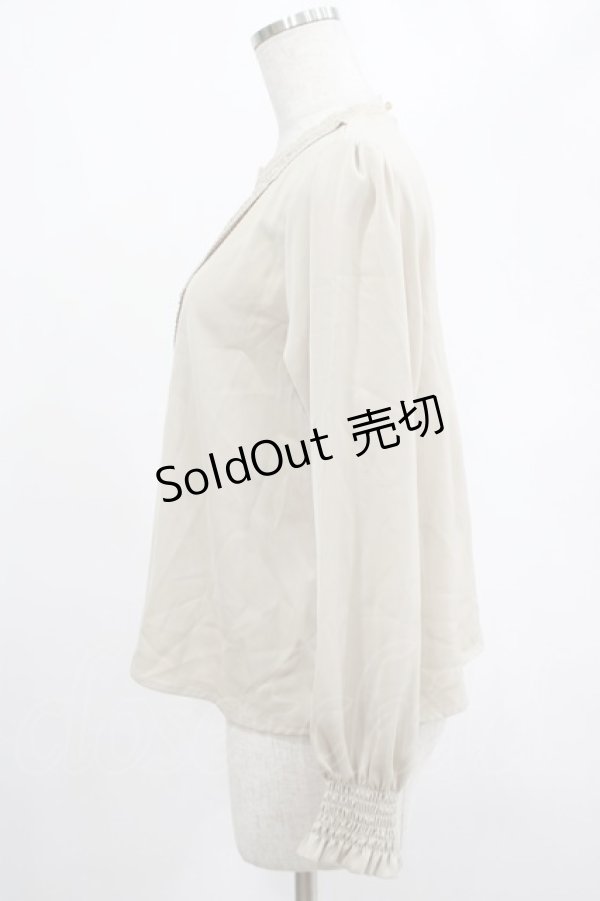 画像2: an another angelus / ステンドグラス風レースヨークブラウス Free BEIGE H-25-03-03-041-CA-BL-NS-ZH (2)