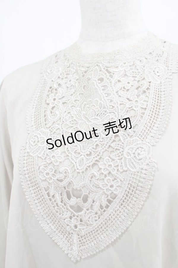 画像4: an another angelus / ステンドグラス風レースヨークブラウス Free BEIGE H-25-03-03-041-CA-BL-NS-ZH (4)