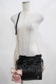 画像1: m petit by misako / NINA'Sコラボ/リボンキンチャクショルダーバッグ  ブラック H-25-03-20-044-LO-BG-NS-ZH (1)