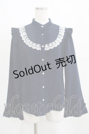 画像: axes femme kawaii / リボンブローチ付肩フリルブラウス M ネイビー H-25-03-22-036-AX-BL-NS-ZH