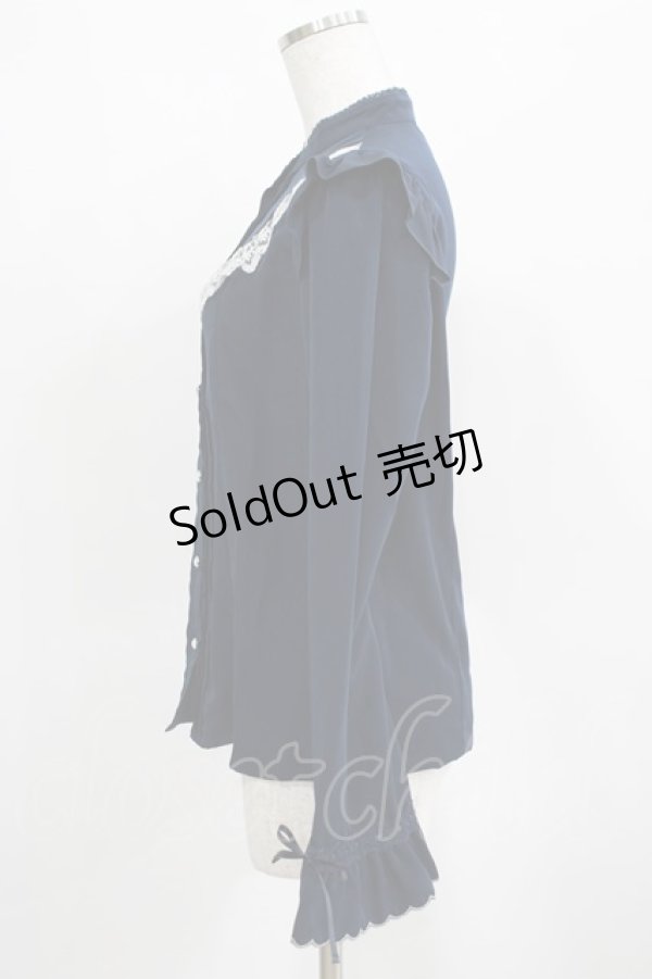 画像2: axes femme kawaii / リボンブローチ付肩フリルブラウス M ネイビー H-25-03-22-036-AX-BL-NS-ZH (2)