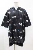 画像1: NieR Clothing / 総柄ZIP半袖パーカー F 黒 H-25-03-23-1053-PU-TO-KB-ZH (1)