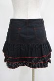画像3: MA / カラーステッチフリルスカート  黒×赤 H-25-03-23-006-PU-SK-KB-ZH (3)