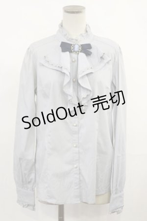 画像: axes femme / ブローチ付きラッフルブラウス L サックス H-25-03-24-1027-AX-BL-NS-ZH