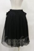 画像2: Maison de FLEUR / サイドリボンチュールスカート Free ブラック H-25-03-26-047-LO-SK-NS-ZH (2)