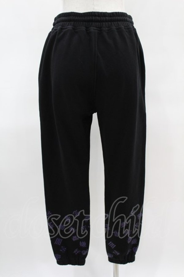 画像2: NieR Clothing / プリントSWEAT PANTS  黒 H-25-03-28-1006-PU-PA-KB-ZH (2)