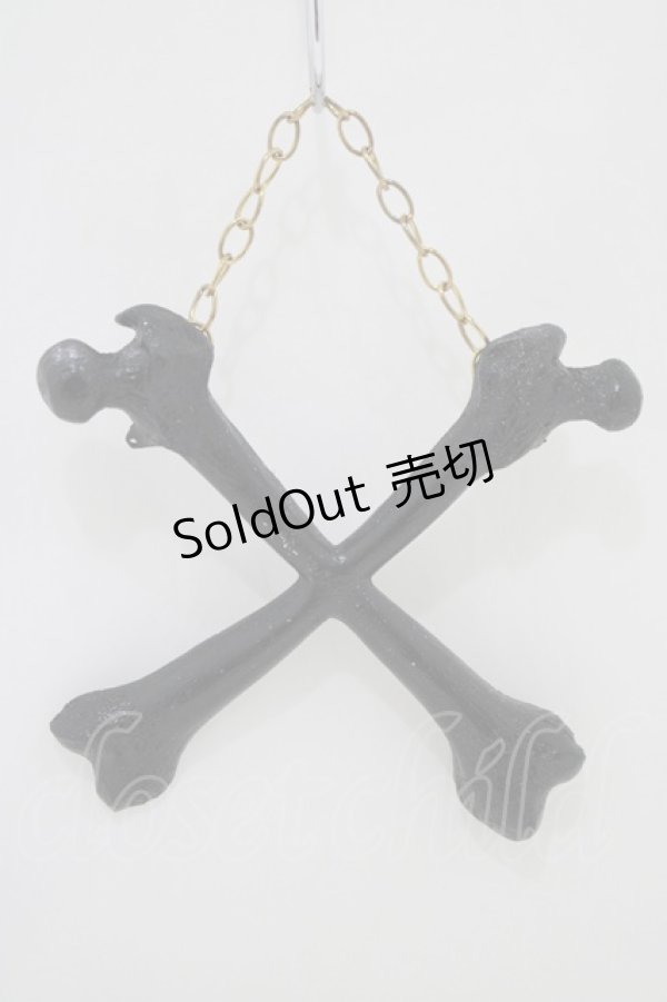 画像1: THE BLACKENED TEETH / Crossbones Wall Hanging   H-25-03-30-1060-PU-ZA-KB-ZH (1)