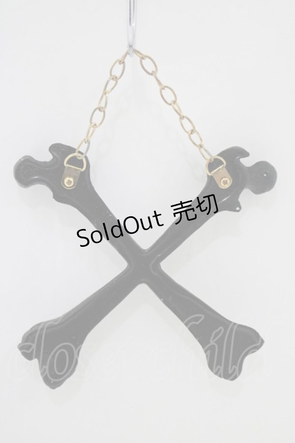 画像2: THE BLACKENED TEETH / Crossbones Wall Hanging   H-25-03-30-1060-PU-ZA-KB-ZH (2)
