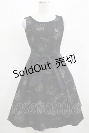 画像: Jane Marple / 王冠ケーキ刺繍ジャンパースカート  黒 H-25-03-30-1002-JM-OP-KB-ZH