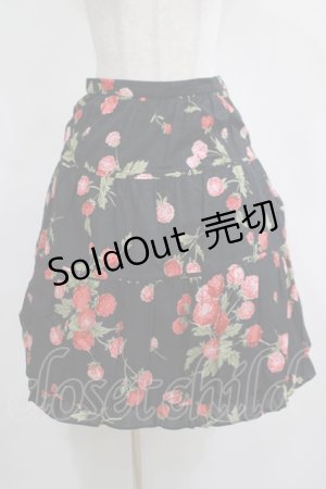 画像: Jane Marple / Berryプリントのピンタックスカート  黒 H-25-04-04-030-JM-SK-KB-ZH