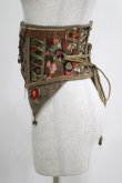 画像2: Ozz oneste / 椿刺繍チャーム付ショートコルセット  カーキ H-25-04-07-1051-OO-ZA-KB-ZH (2)