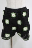 画像1: Candy Stripper / FLOWER CROCHET KINT SHORT PANTS  ブラック×グリーン H-25-04-12-052-PU-PA-KB-ZH (1)