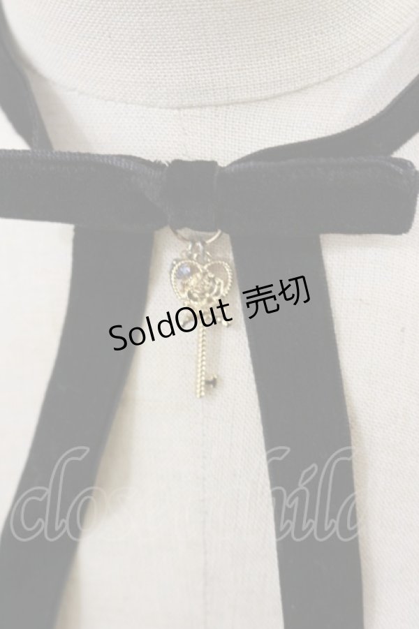 画像2: axes femme POETIQUE / 鍵チャームリボンチョーカー  ブラック H-25-04-12-1036-AX-AC-NS-ZH (2)