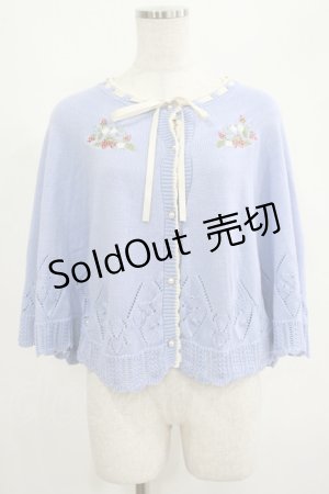 画像: axes femme POETIQUE / ストロベリー刺繍ニットケープ M サックス H-25-04-16-039-AX-TO-NS-ZH