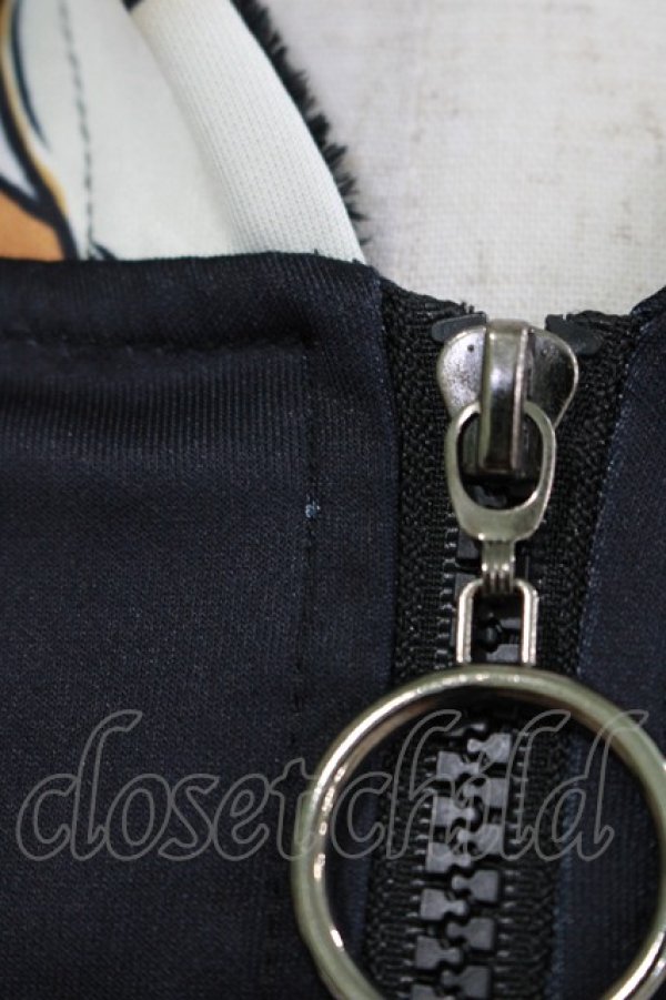 画像4: NieR Clothing / 総柄ZIPパーカー F 黒 H-25-04-19-026-PU-TO-KB-ZT103 (4)