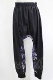画像1: NieR Clothing / ブロッキングサルエルパンツ  黒×和柄九尾紫 H-25-04-21-1031-PU-PA-KB-ZH (1)