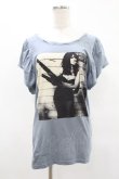 画像1: HYSTERIC GLAMOUR / フォトプリントギャザースリーブカットソー  ブルー H-25-04-22-014-PU-TO-KB-ZH (1)
