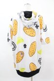 画像2: NieR Clothing / 総柄ZIP半袖パーカー  白 H-25-04-22-029-PU-TO-KB-ZH (2)