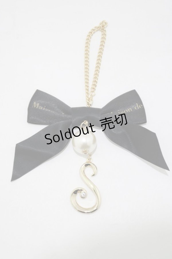 画像1: Maison de FLEUR / イニシャルリボンチャーム  ブラック H-25-04-28-061-LO-ZA-NS-ZH (1)