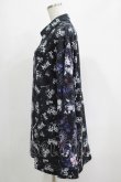 画像2: NieR Clothing / プリント切替ZIPブラウス  黒ロゴ×和柄九尾 H-25-05-08-1020-PU-BL-KB-ZH (2)