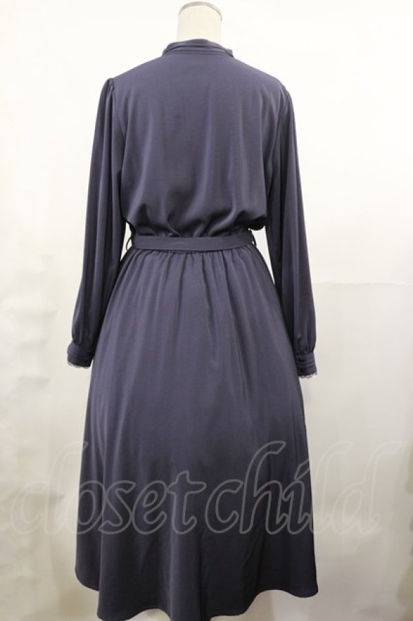 画像2: an another angelus / レース使いスタンドカラーサテンワンピース Free BLUE GRAY H-25-05-09-015-CA-OP-NS-ZH (2)