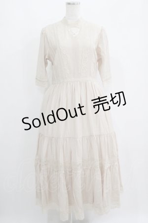 画像: an another angelus / レース使いティアードロングワンピース Free L/BEIGE H-25-05-12-029-CA-OP-NS-ZH