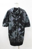 画像2: NieR Clothing / 総柄ZIP半袖パーカー  黒 H-25-05-13-1064-PU-TO-KB-ZH (2)