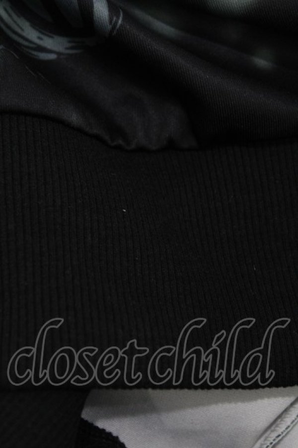 画像3: NieR Clothing / 総柄ZIP半袖パーカー  黒 H-25-05-13-1064-PU-TO-KB-ZH (3)