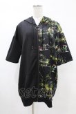 画像1: NieR Clothing / プリント切替半袖ZIPパーカー  黒 H-25-05-13-1065-PU-TO-KB-ZH (1)