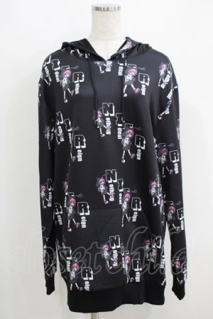 画像: NieR Clothing / プリントプルパーカー  黒 H-25-05-15-060-PU-TO-KB-ZH