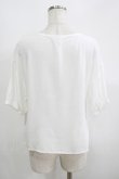 画像3: Fi.n.t / ヨークフルーツ刺繍ブラウス Free OFF WHITE H-25-05-16-1050-CA-BL-NS-ZH (3)