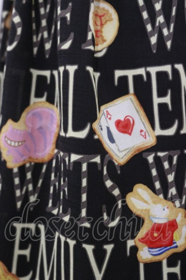 画像4: Emily Temple cute / WONDER LANDクッキーキャミソールワンピース  ブラック H-25-05-17-072-ET-OP-KB-ZH (4)