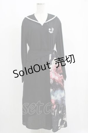画像: NieR Clothing / プリント切替ワンピース  黒 H-25-05-22-017-PU-OP-KB-ZH