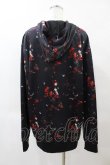 画像2: NieR Clothing / 総柄ZIPパーカー  黒×赤 H-25-05-25-1057-PU-TO-KB-ZH (2)