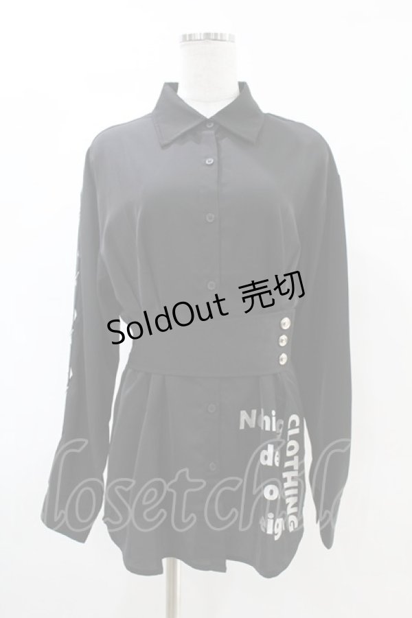 画像1: NieR Clothing / ベルト風ロングシャツ  黒 H-25-05-25-1024-PU-OP-KB-ZH (1)