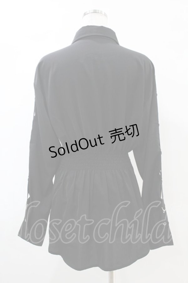 画像2: NieR Clothing / ベルト風ロングシャツ  黒 H-25-05-25-1024-PU-OP-KB-ZH (2)