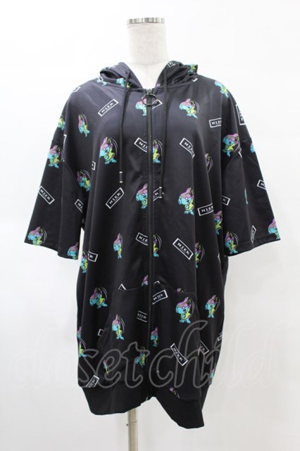 画像1: NieR Clothing / 総柄ZIP半袖パーカー  ONE君 H-25-05-28-1052-PU-TO-KB-ZH (1)