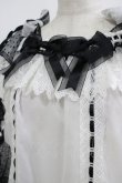 画像4: BABY,THE STARS SHINE BRIGHT / Gothic Noir Princessブラウス Free オフ/ブラック H-25-05-28-071-BA-BL-NS-ZH (4)