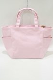 画像2: Maison de FLEUR / My Melody パールサイドポケットSトート  ピンク H-25-05-29-065-LO-BG-NS-ZH (2)