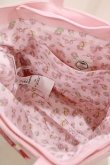 画像3: Maison de FLEUR / My Melody パールサイドポケットSトート  ピンク H-25-05-29-065-LO-BG-NS-ZH (3)