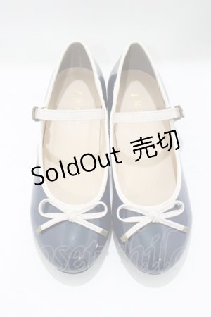画像: Fi.n.t / リボンストラップレインパンプス S（22.5〜23cm） ネイビー H-25-06-05-076-CA-SH-NS-ZH